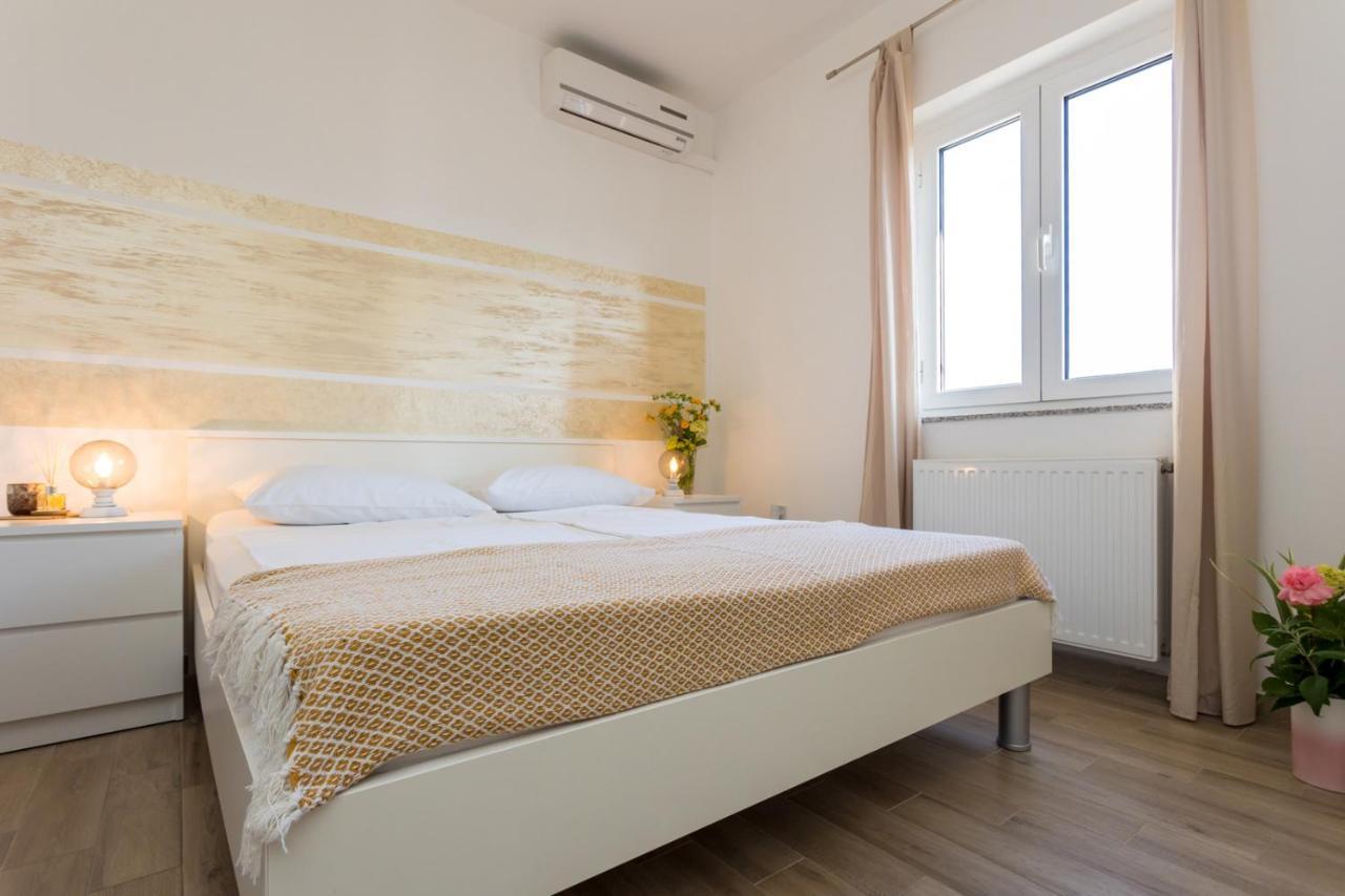 Apartments And Rooms Kod Keti Malinska Extérieur photo