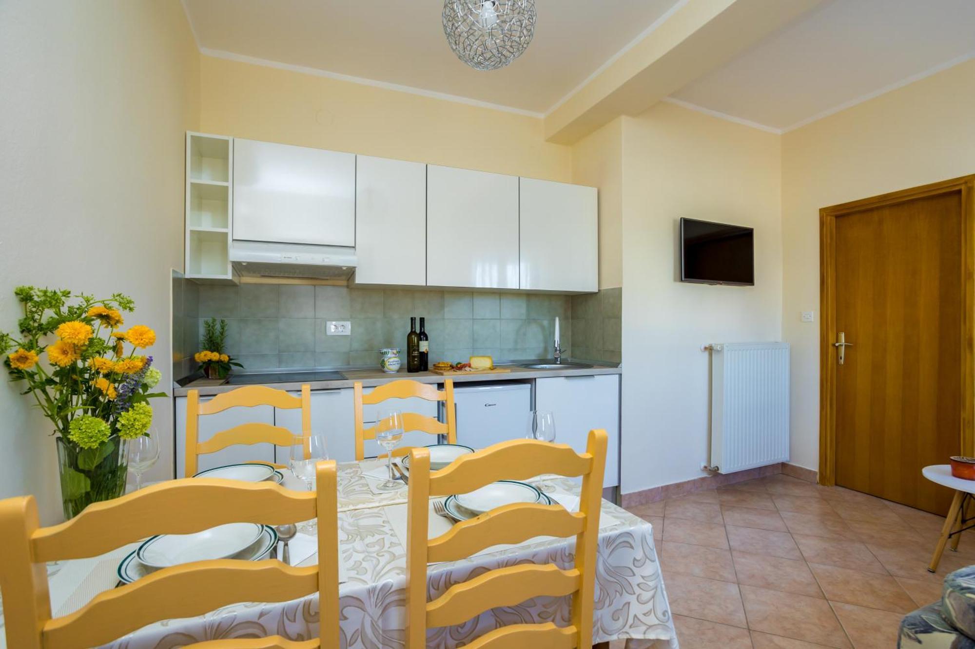 Apartments And Rooms Kod Keti Malinska Extérieur photo