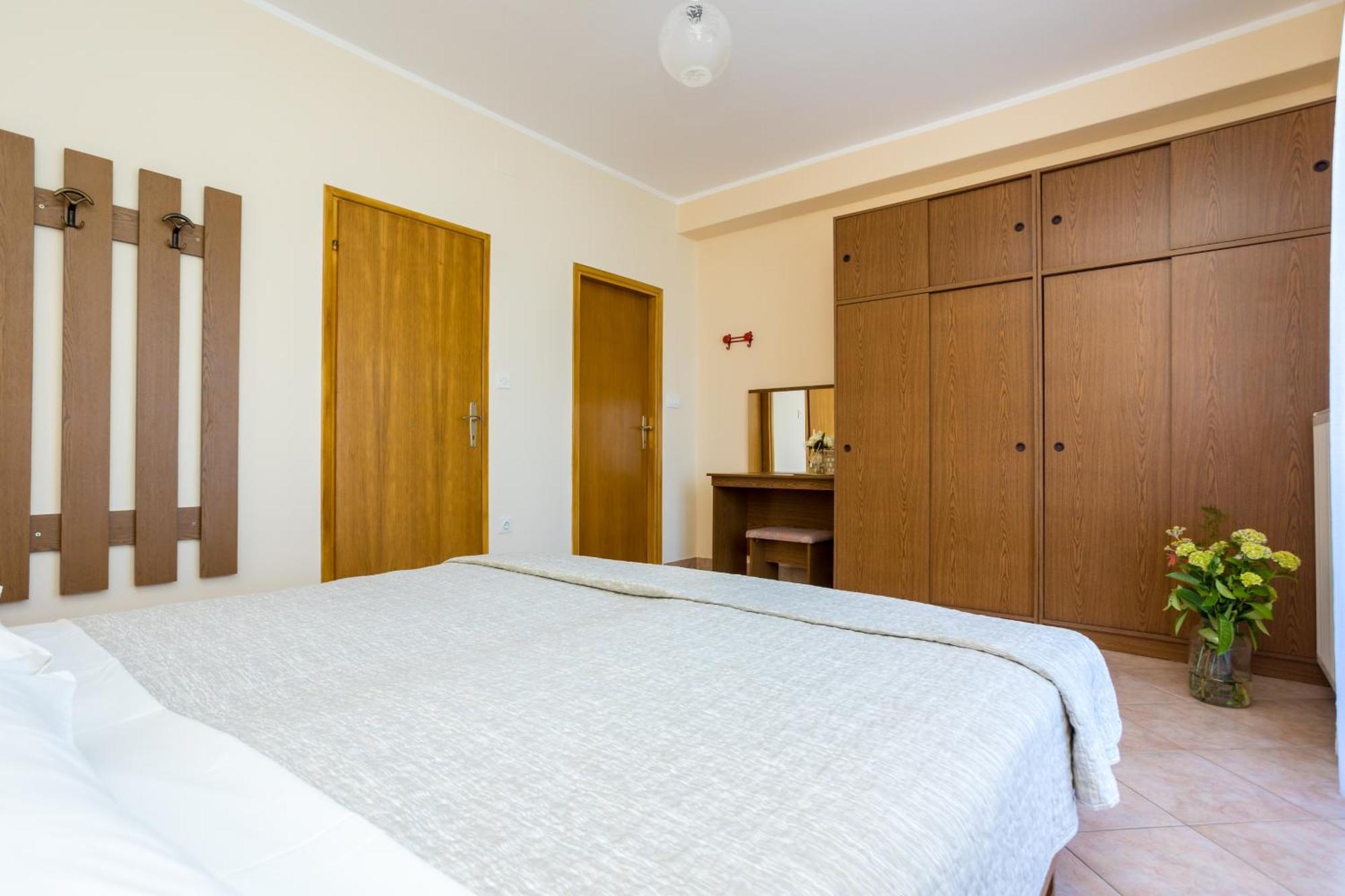 Apartments And Rooms Kod Keti Malinska Extérieur photo